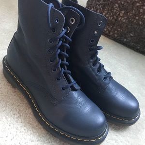 Navy Blue Dr marten pascal 8